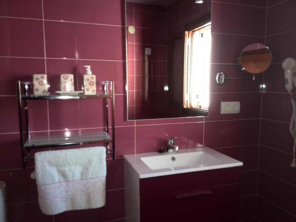 Can Mossenyer San Antonio  Cameră foto